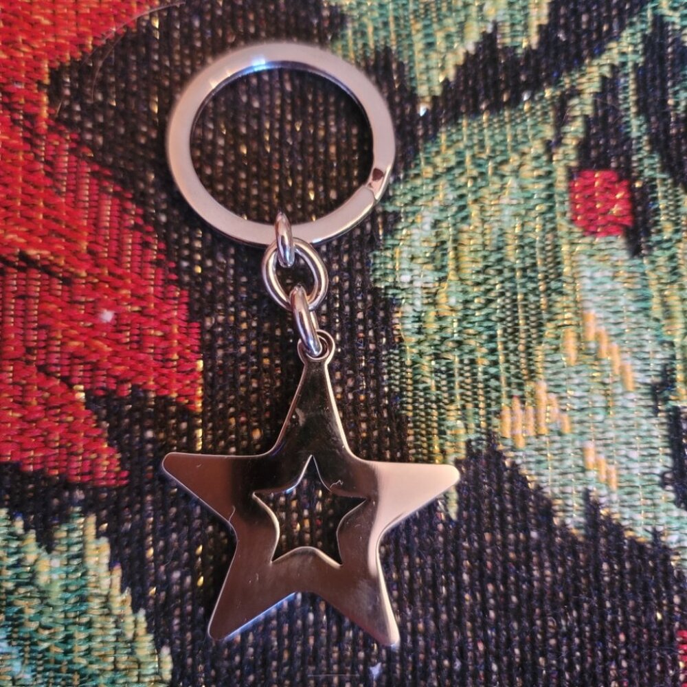COACH -Signature Red Enamel Star Keychain/ Bag Charm/Key Ring. Brand New.Vintage - Picture 8 of 11